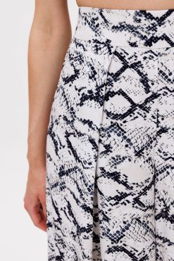 Alternative view of Брюки широкие с защипами