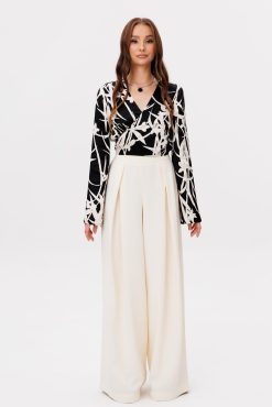 Брюки широкие с защипами