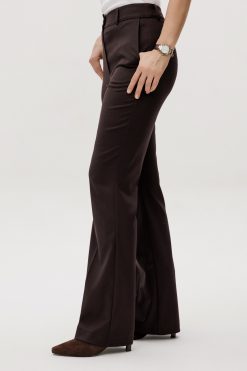 Брюки прямого кроя со стрелками