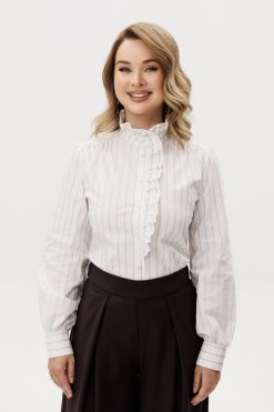 Рубашка с рюшами