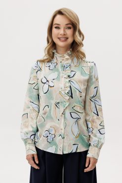 Рубашка с рюшами и декоративными пуговицами